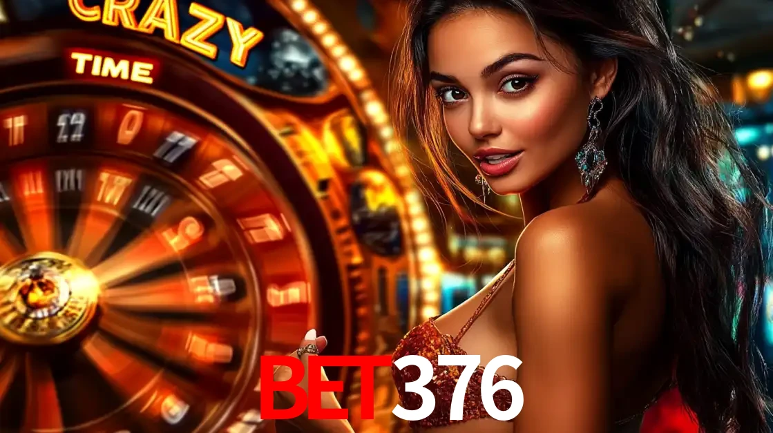 Mulher ao lado da roda de prêmios do jogo de cassino ao vivo Crazy Time, um dos shows de jogos mais emocionantes oferecidos pela plataforma de apostas bet376.